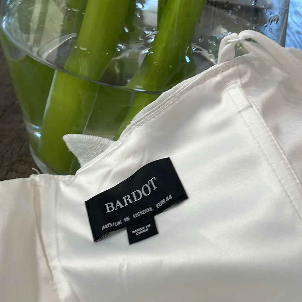 Bardot White Lace Dress - Picture 11 of 13